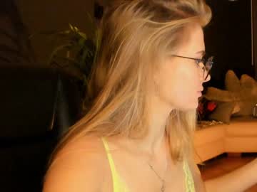girl linellali image #2899728