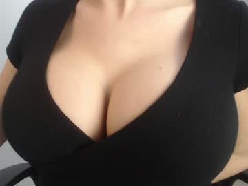 girl eat_mee_out image #1751532