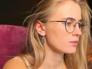 girl linellali image #2776926