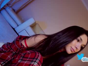 girl hollyextra image #3093827