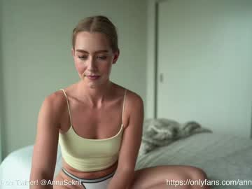 girl annasekrit image #3937854