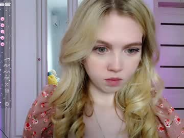 girl small_blondee image #3788157