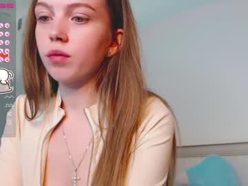 girl small_blondee image #3137631