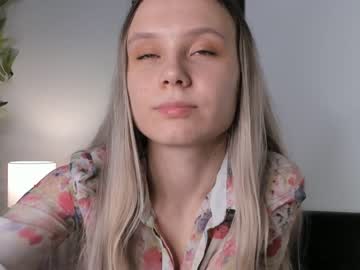elenebisbee naked cam