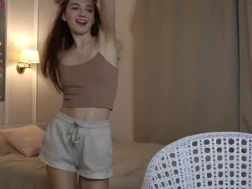 girl _guesswhat_ image #904803