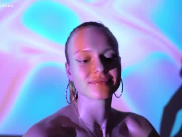 girl chillwithkira image #3904447