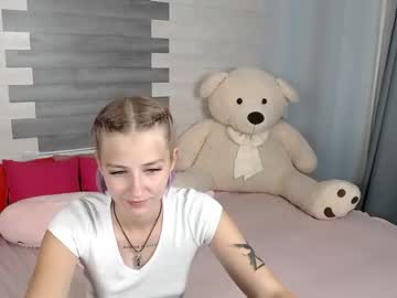 lina_small naked cam