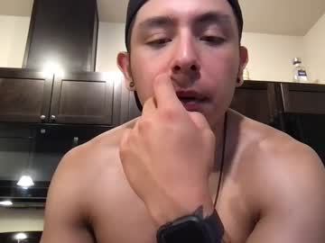 y0ungstud00 naked cam