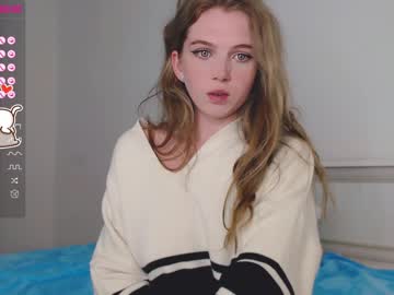 girl small_blondee image #3086968