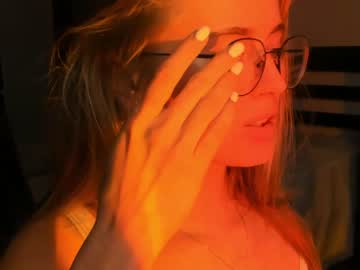 girl linellali image #3031452
