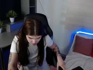 hi_amina naked cam