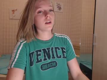 cutieurgirl naked cam
