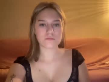 girl p3rs0nalaphr0d1t3 image #3983221