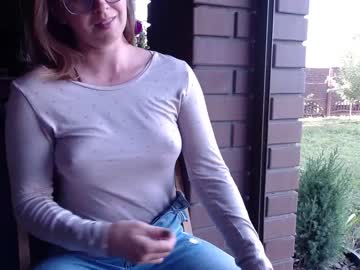 girl juicy_peach88 image #2118081