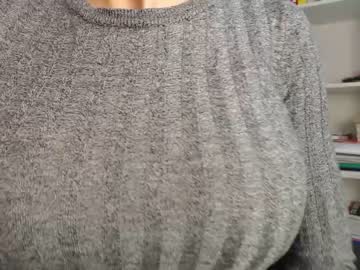 girl eat_mee_out image #2103312