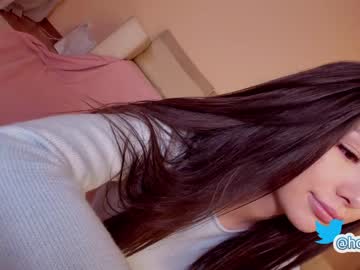 girl hollyextra image #2993476
