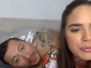 couple bobbingforpineapples image #1575626