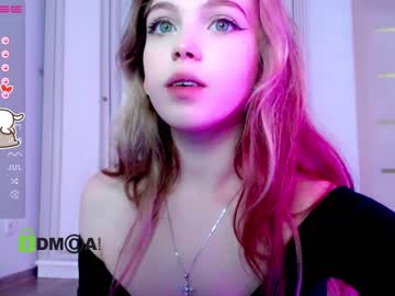girl small_blondee image #3300563