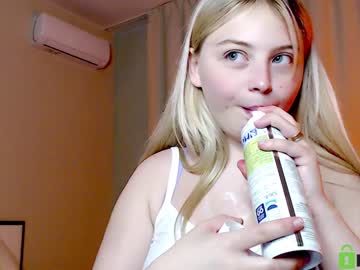 girl shy_blondiee image #3646127