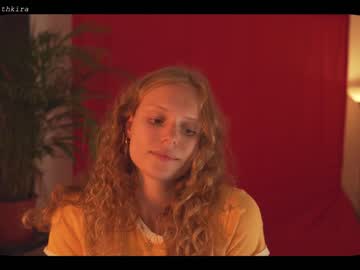 girl chillwithkira image #2041041