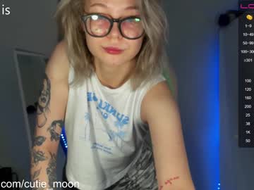 cutie_moon naked cam