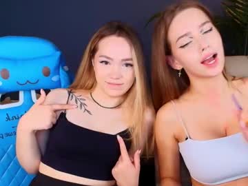 top_twins naked cam