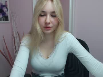 girl lila_page image #1095768