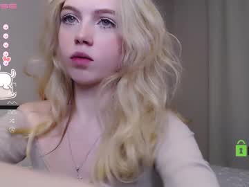 girl small_blondee image #3654845