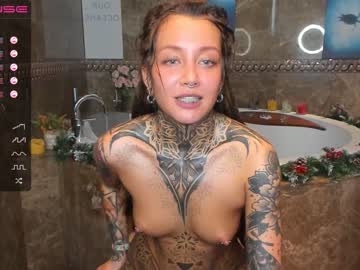 girl nickyneck image #2030805