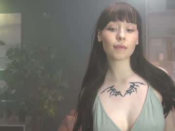 girl ella_knockers_xl image #2015976