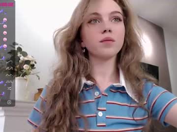 girl small_blondee image #1828190