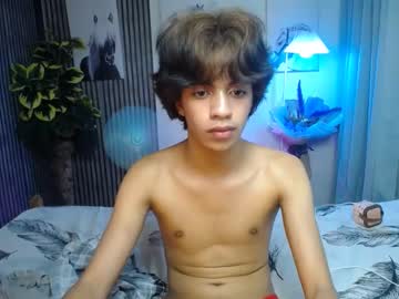 lluv_trix naked cam