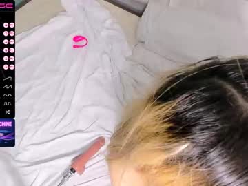 girl peow_peow_ image #3397617