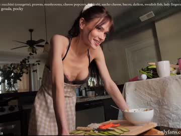 girl _june image #2672084