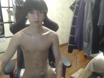 man holayvng image #535117