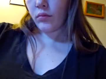 maddiee246616 naked cam