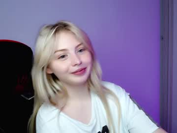 girl shy_blondiee image #3790683