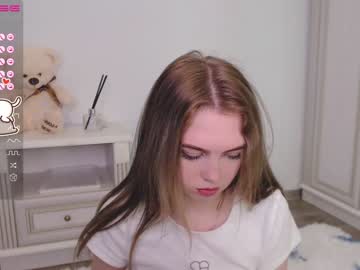 girl small_blondee image #3066594