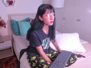 charlotte_saori naked cam
