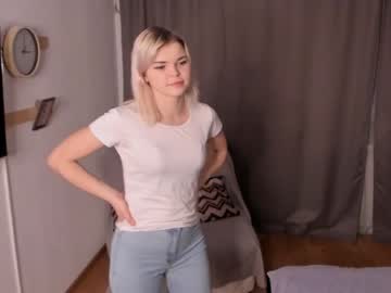 girl marianstray image #3338429