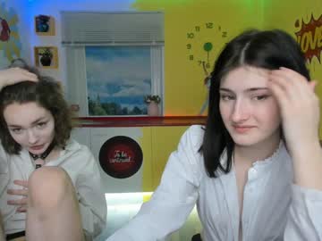 lis_weena naked cam