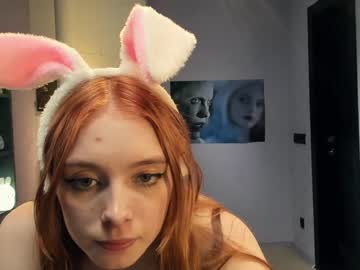 lily_knockers naked cam