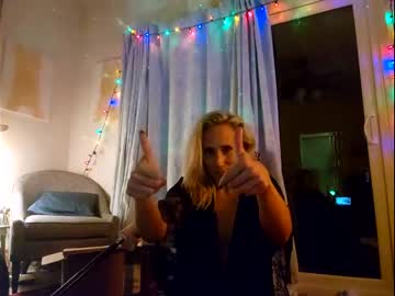 ariesangel_85 naked cam