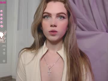 girl small_blondee image #3049877