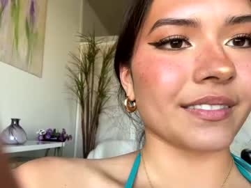 ellahazel naked cam