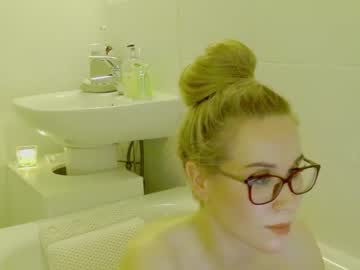girl myassistant image #1818830