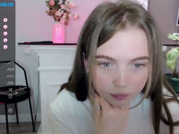 girl small_blondee image #2835115