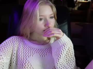 girl bestblondiiecb image #3831942