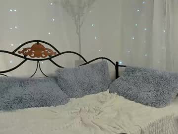 mikaelaeldzeo naked cam