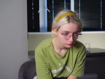 girl cathrynbelger image #4055707